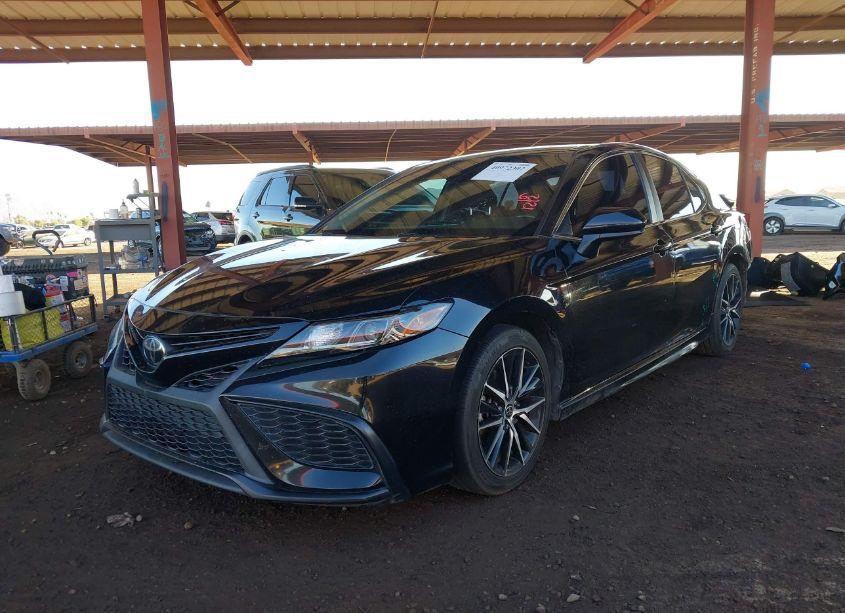 Photo 2 of 2021 Toyota Camry SE (VIN 4T1G11AK9MU469745)