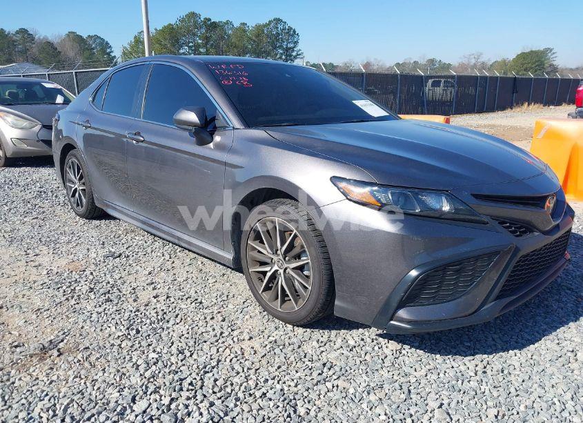 2021 Toyota Camry SE (VIN 4T1G11AK9MU493317) main photo