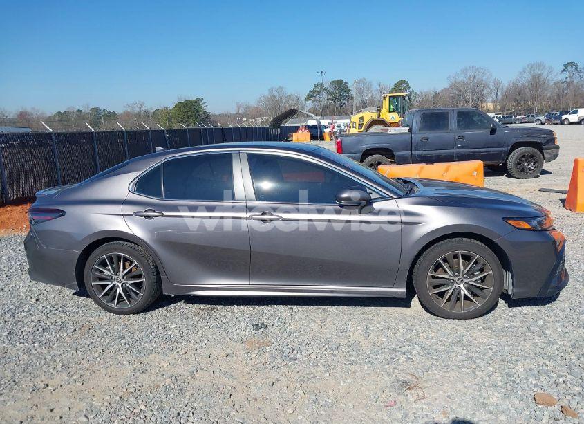 Photo 13 of 2021 Toyota Camry SE (VIN 4T1G11AK9MU493317)