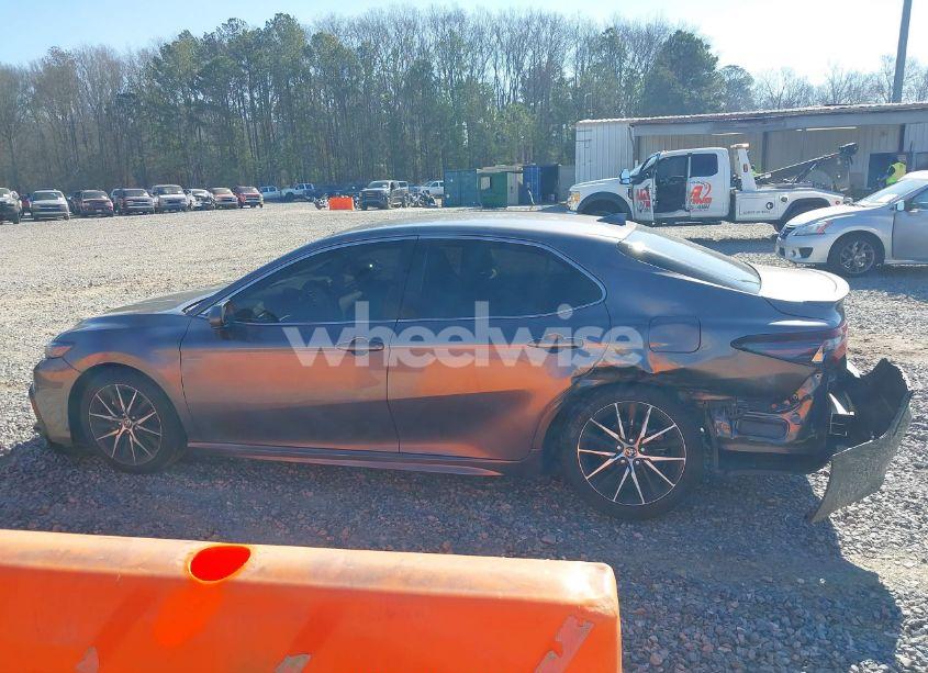 Photo 14 of 2021 Toyota Camry SE (VIN 4T1G11AK9MU493317)