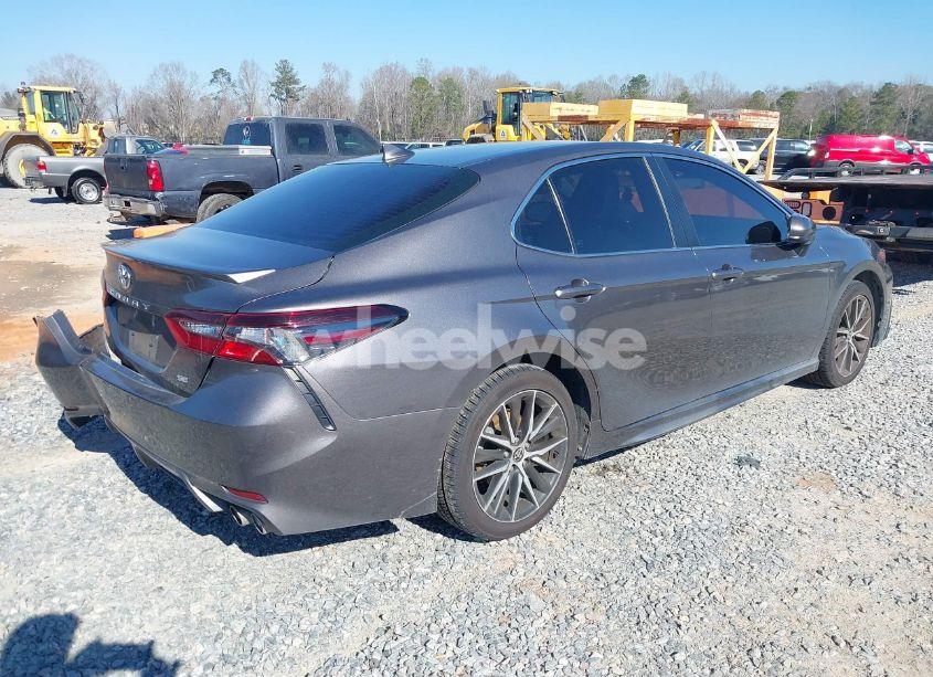 Photo 4 of 2021 Toyota Camry SE (VIN 4T1G11AK9MU493317)
