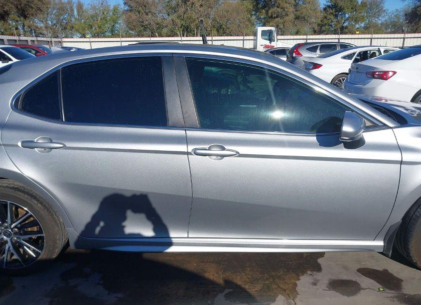 Photo 13 of 2021 Toyota Camry SE (VIN 4T1G11AK9MU529264)