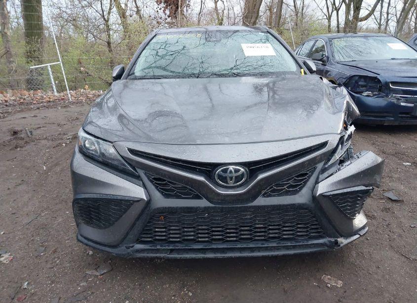 Photo 13 of 2021 Toyota Camry SE (VIN 4T1G11AK9MU537901)