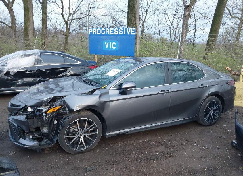 Photo 15 of 2021 Toyota Camry SE (VIN 4T1G11AK9MU537901)