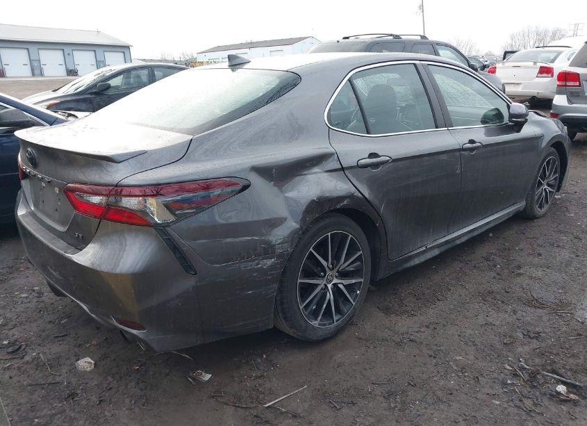Photo 18 of 2021 Toyota Camry SE (VIN 4T1G11AK9MU537901)
