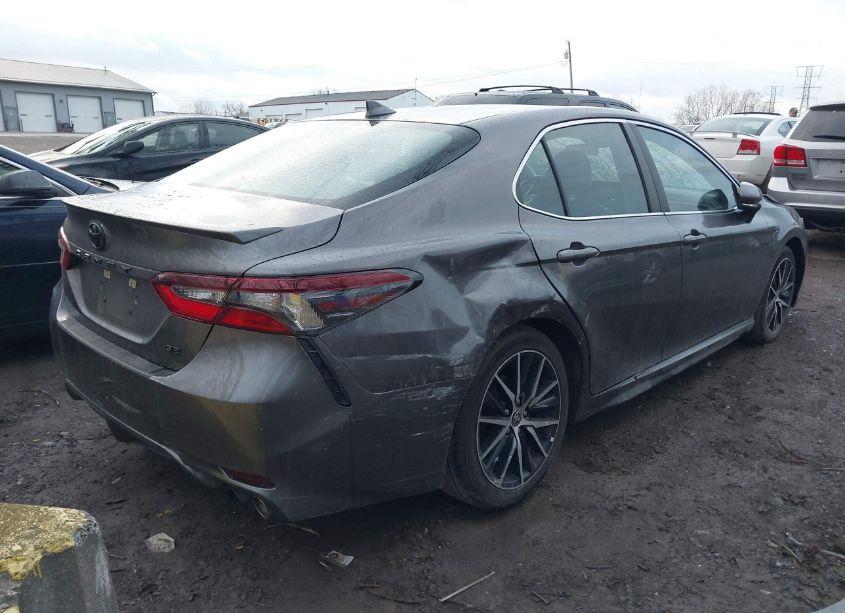 Photo 4 of 2021 Toyota Camry SE (VIN 4T1G11AK9MU537901)