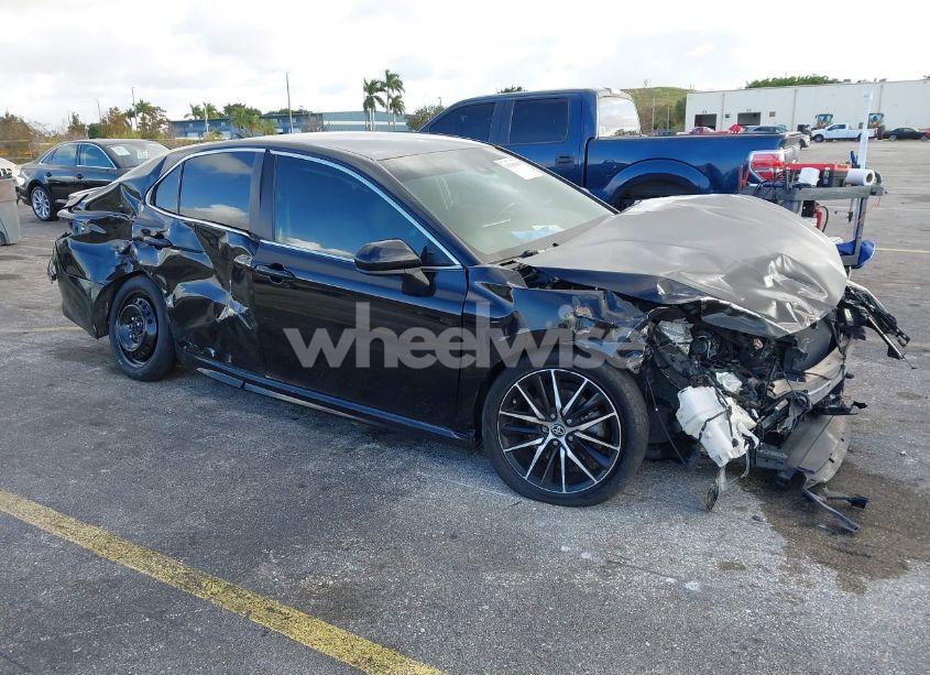 2021 Toyota Camry SE (VIN 4T1G11AK9MU547599) main photo