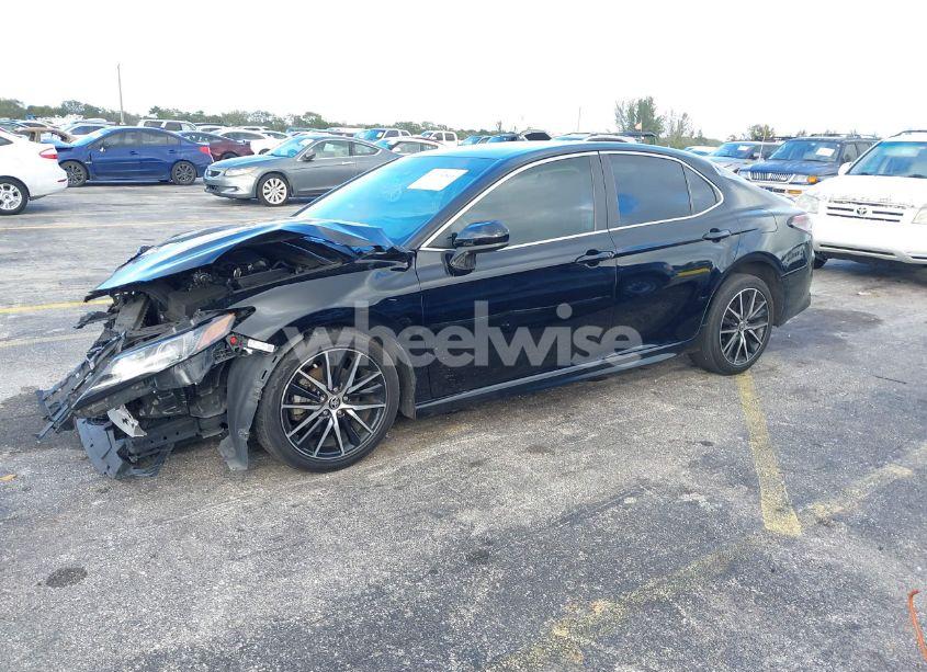 Photo 2 of 2021 Toyota Camry SE (VIN 4T1G11AK9MU547599)