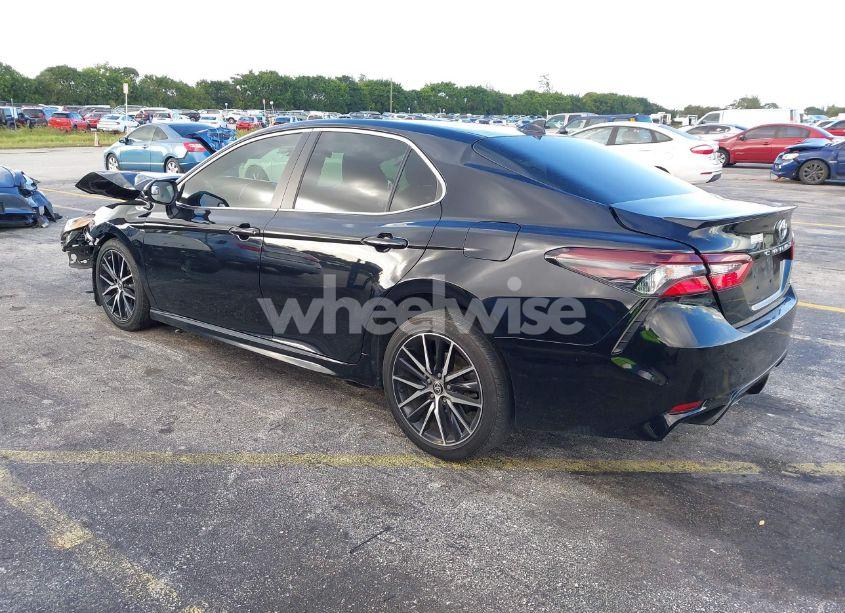 Photo 3 of 2021 Toyota Camry SE (VIN 4T1G11AK9MU547599)