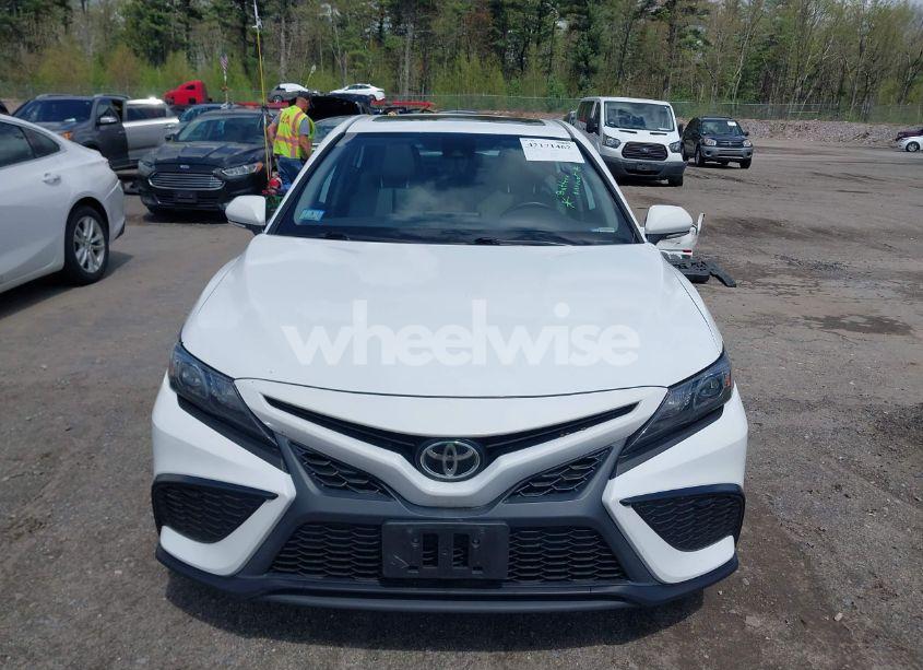 Photo 13 of 2021 Toyota Camry SE (VIN 4T1G11AK9MU553192)