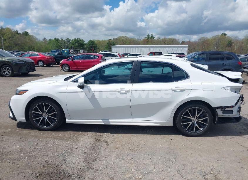 Photo 15 of 2021 Toyota Camry SE (VIN 4T1G11AK9MU553192)