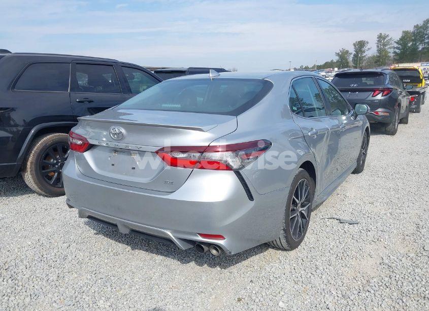 Photo 4 of 2021 Toyota Camry SE (VIN 4T1G11AK9MU553645)