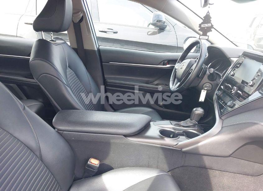 Photo 5 of 2021 Toyota Camry SE (VIN 4T1G11AK9MU553645)