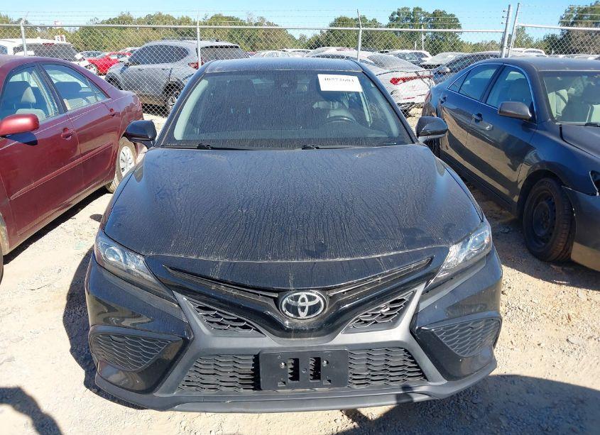 Photo 12 of 2021 Toyota Camry SE (VIN 4T1G11AK9MU560997)