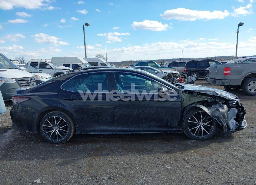 Photo 13 of 2021 Toyota Camry SE (VIN 4T1G11AK9MU577041)