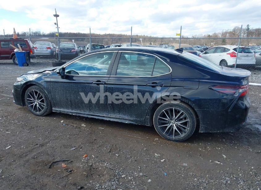 Photo 14 of 2021 Toyota Camry SE (VIN 4T1G11AK9MU577041)