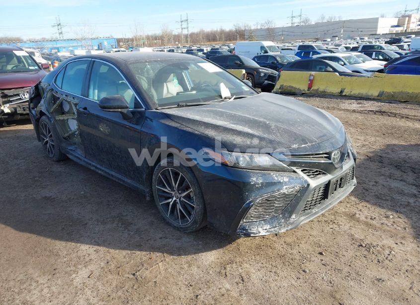 2021 Toyota Camry SE (VIN 4T1G11AK9MU595524) main photo