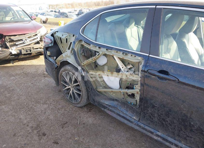 Photo 6 of 2021 Toyota Camry SE (VIN 4T1G11AK9MU595524)