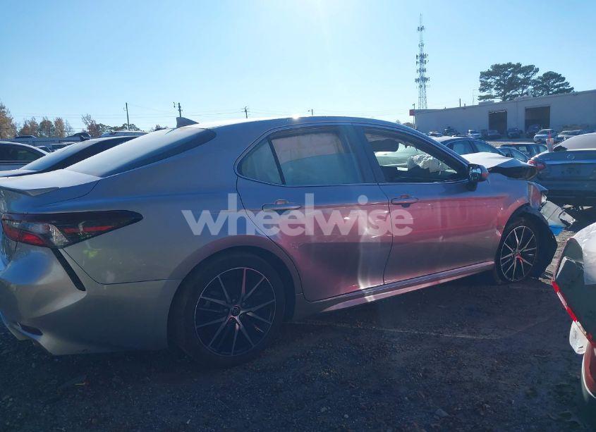 Photo 13 of 2021 Toyota Camry SE (VIN 4T1G11AK9MU597533)