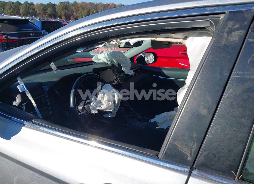 Photo 17 of 2021 Toyota Camry SE (VIN 4T1G11AK9MU597533)