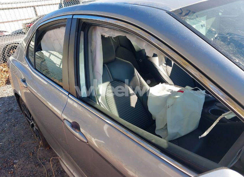 Photo 19 of 2021 Toyota Camry SE (VIN 4T1G11AK9MU597533)