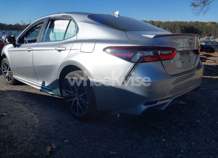 Photo 3 of 2021 Toyota Camry SE (VIN 4T1G11AK9MU597533)