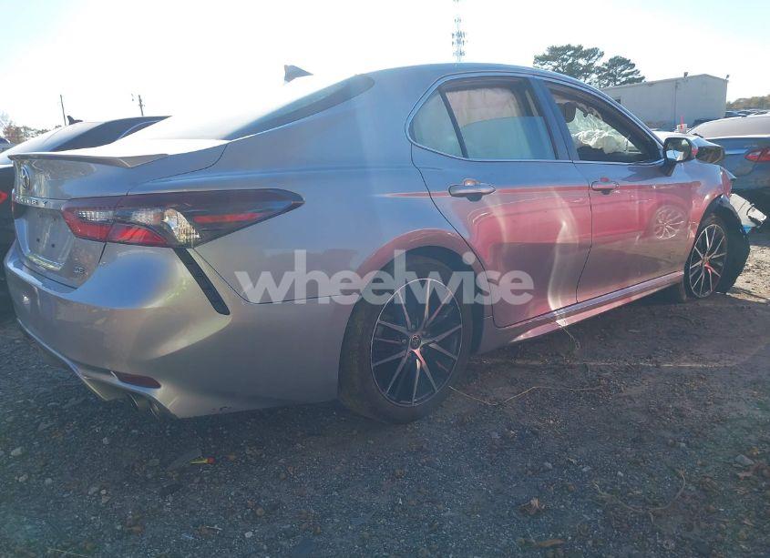 Photo 4 of 2021 Toyota Camry SE (VIN 4T1G11AK9MU597533)