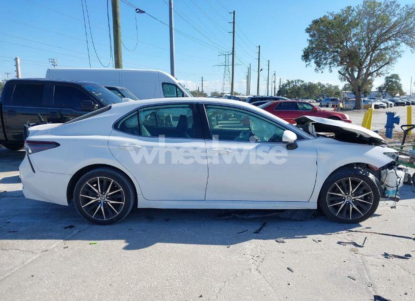 Photo 13 of 2021 Toyota Camry SE (VIN 4T1G11AK9MU598441)