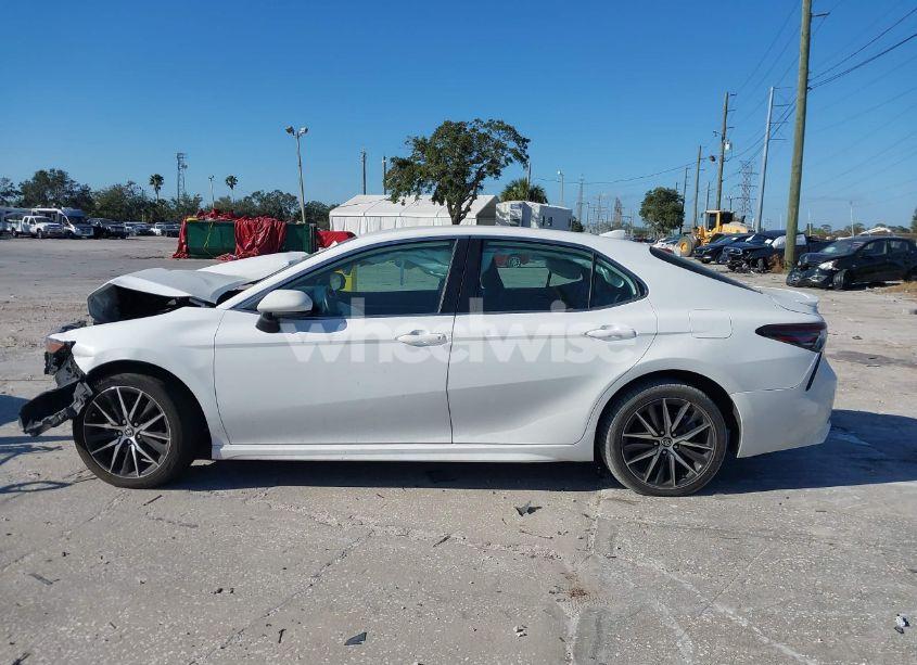 Photo 14 of 2021 Toyota Camry SE (VIN 4T1G11AK9MU598441)