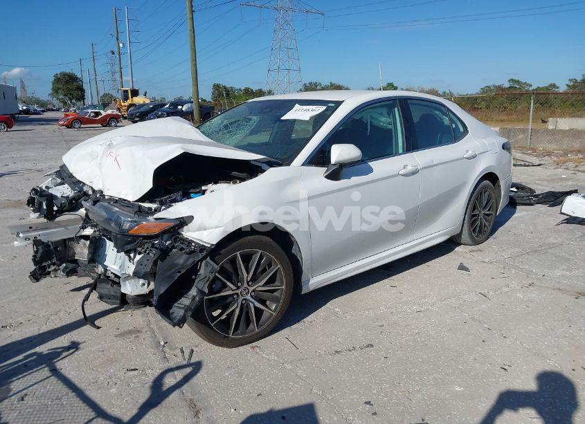 Photo 2 of 2021 Toyota Camry SE (VIN 4T1G11AK9MU598441)