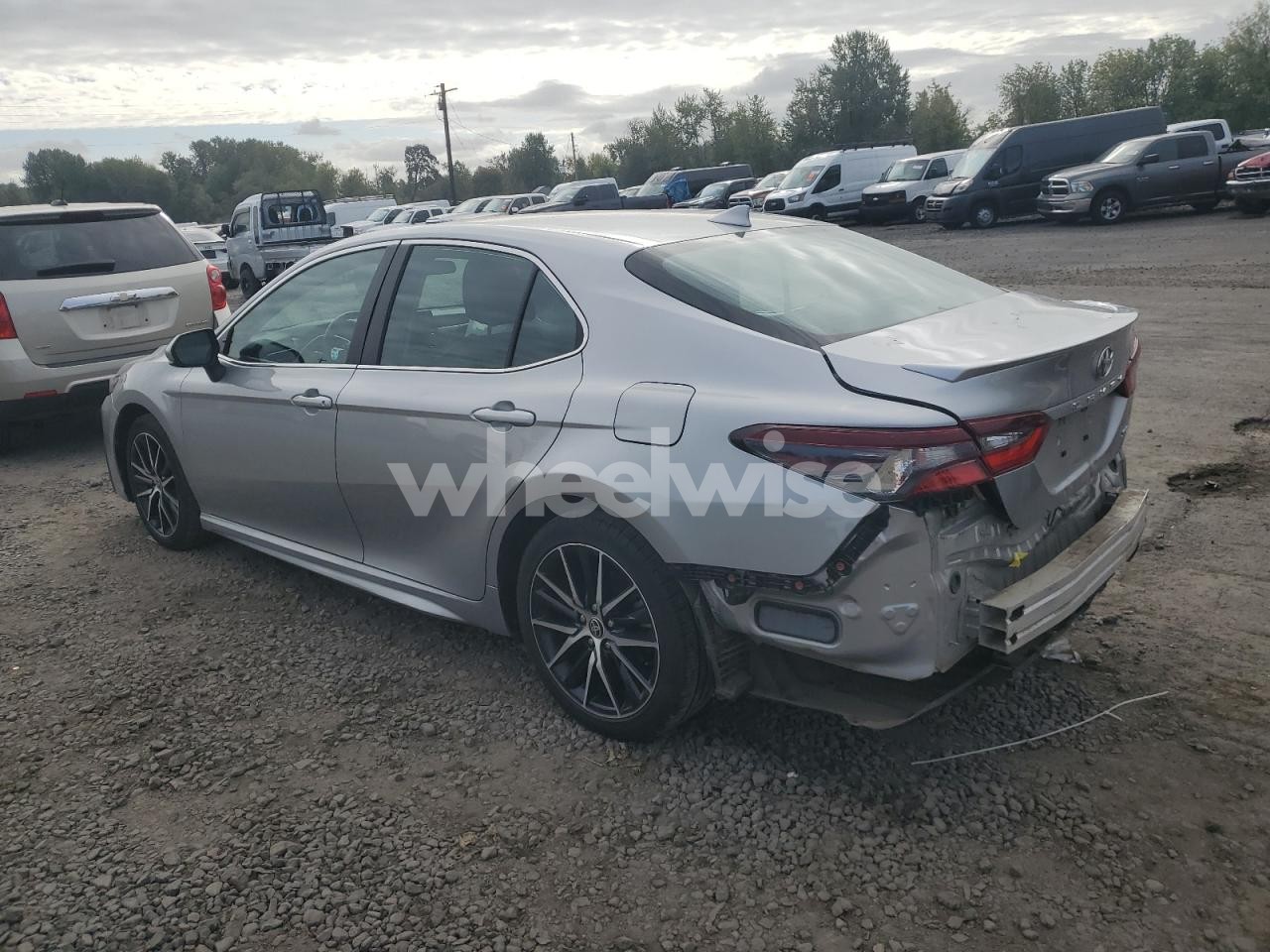 Photo 2 of 2021 TOYOTA CAMRY SE (VIN 4T1G11AK9MU604125)