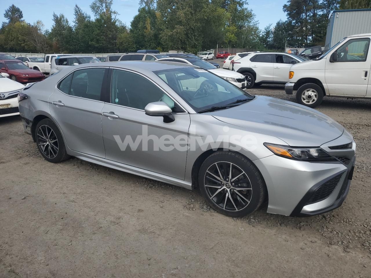 Photo 4 of 2021 TOYOTA CAMRY SE (VIN 4T1G11AK9MU604125)