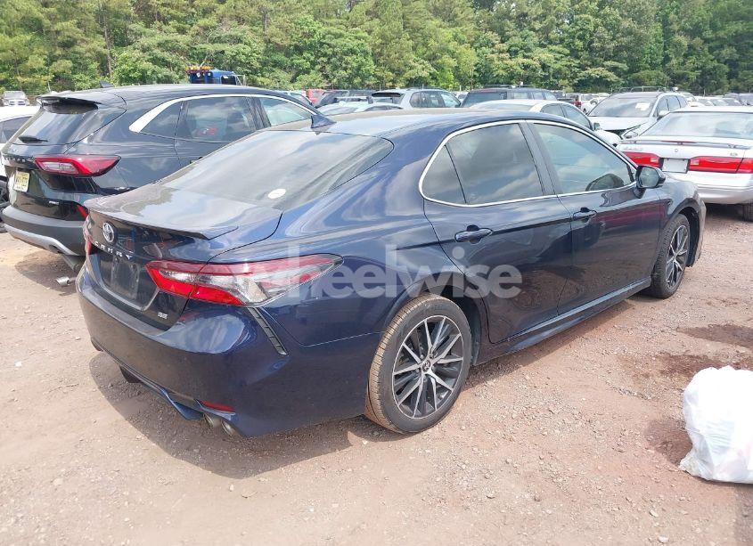 Photo 4 of 2021 Toyota Camry SE (VIN 4T1G11AK9MU613424)