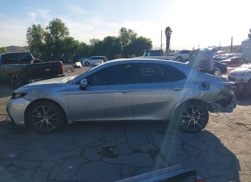 Photo 15 of 2022 Toyota Camry SE (VIN 4T1G11AK9NU017666)