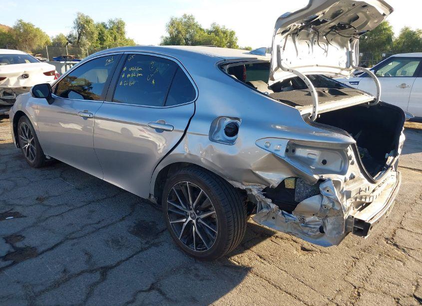 Photo 3 of 2022 Toyota Camry SE (VIN 4T1G11AK9NU017666)