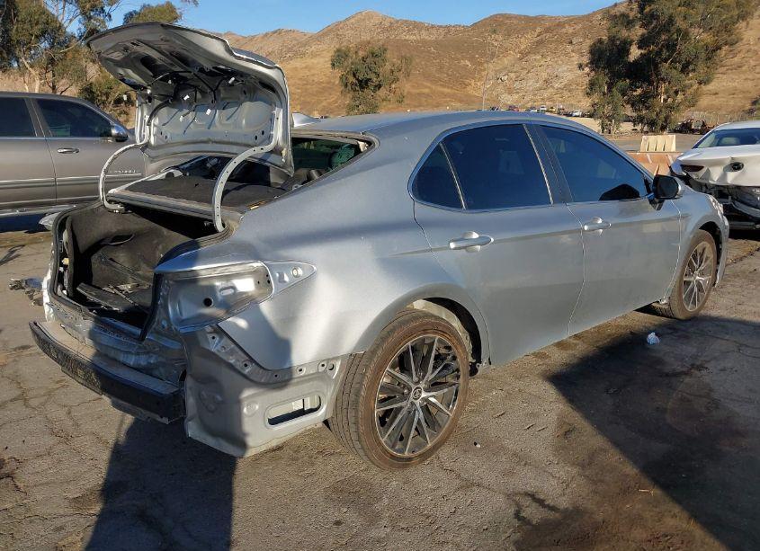 Photo 4 of 2022 Toyota Camry SE (VIN 4T1G11AK9NU017666)