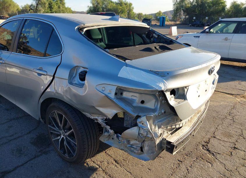 Photo 6 of 2022 Toyota Camry SE (VIN 4T1G11AK9NU017666)