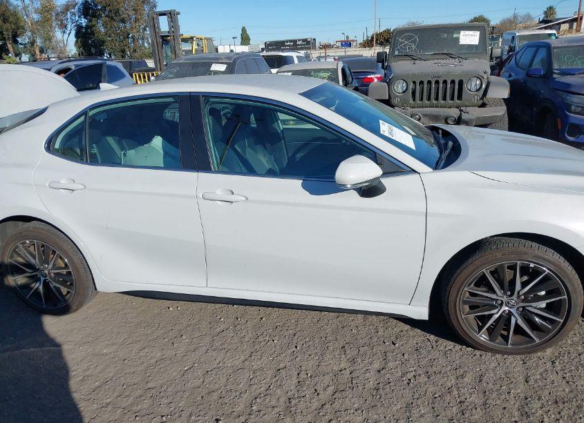 Photo 14 of 2022 Toyota Camry SE (VIN 4T1G11AK9NU021894)