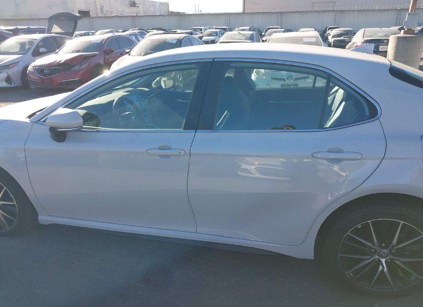 Photo 15 of 2022 Toyota Camry SE (VIN 4T1G11AK9NU021894)