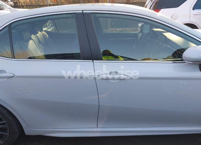 Photo 13 of 2022 Toyota Camry SE (VIN 4T1G11AK9NU069671)