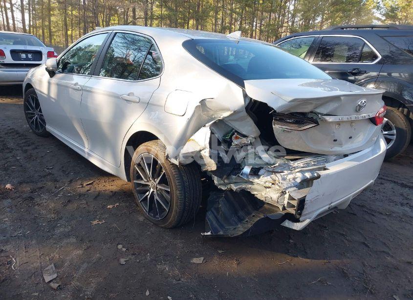 Photo 3 of 2022 Toyota Camry SE (VIN 4T1G11AK9NU069671)
