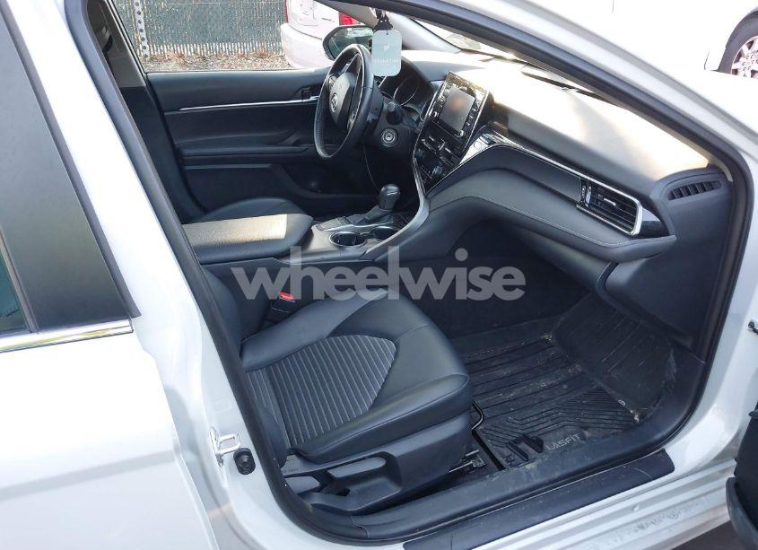 Photo 5 of 2022 Toyota Camry SE (VIN 4T1G11AK9NU069671)