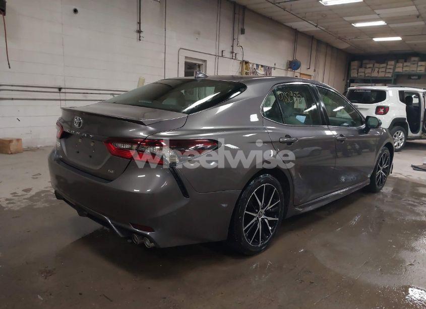 Photo 4 of 2022 Toyota Camry SE (VIN 4T1G11AK9NU074952)