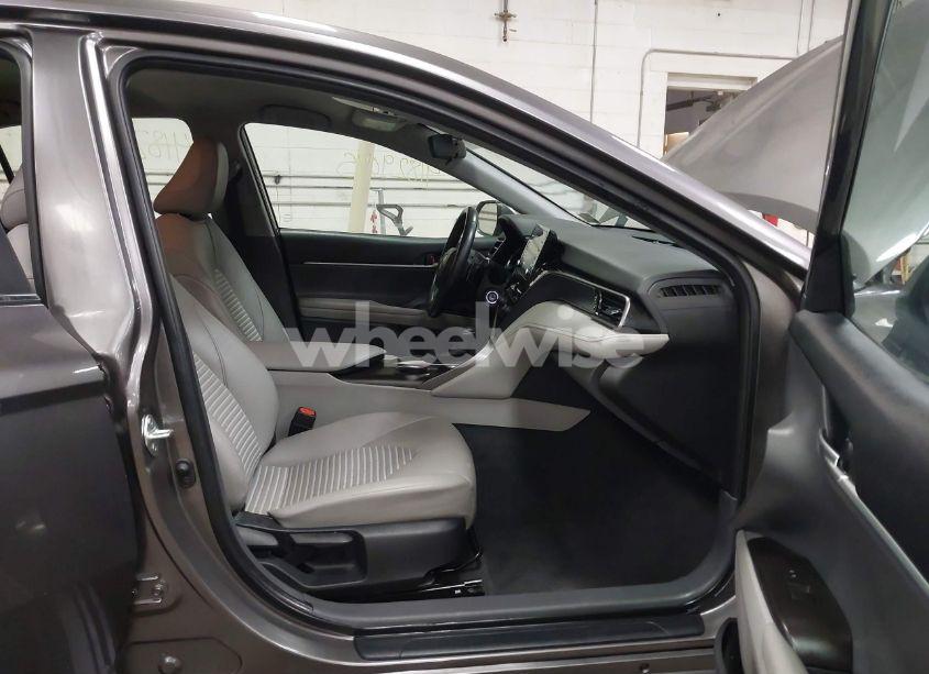 Photo 5 of 2022 Toyota Camry SE (VIN 4T1G11AK9NU074952)