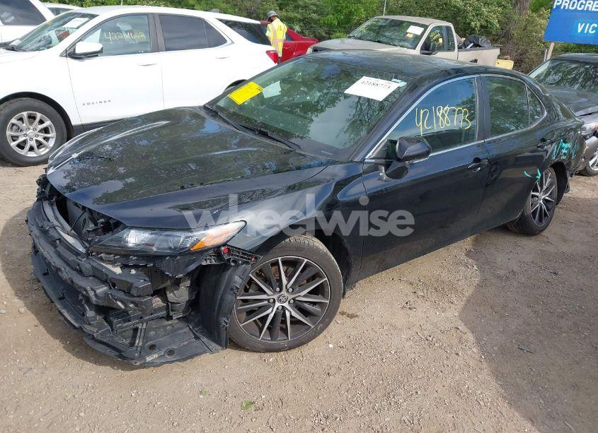 Photo 2 of 2022 Toyota Camry SE (VIN 4T1G11AK9NU622206)