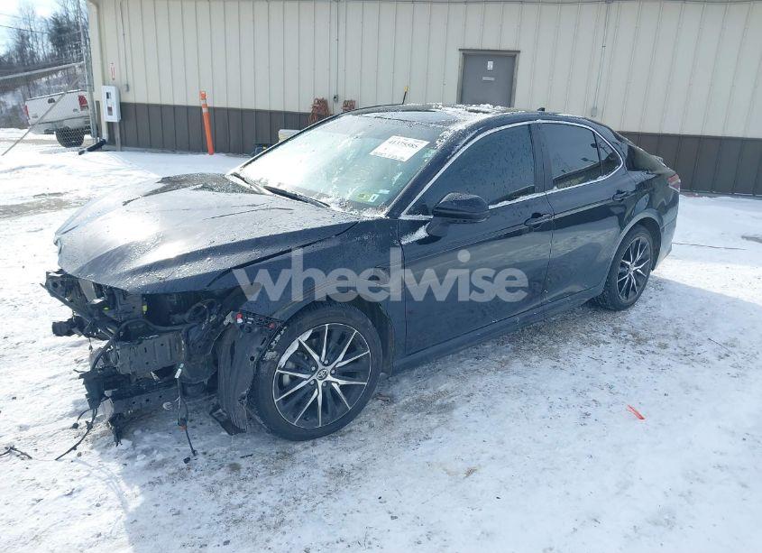 Photo 2 of 2022 Toyota Camry SE (VIN 4T1G11AK9NU622223)