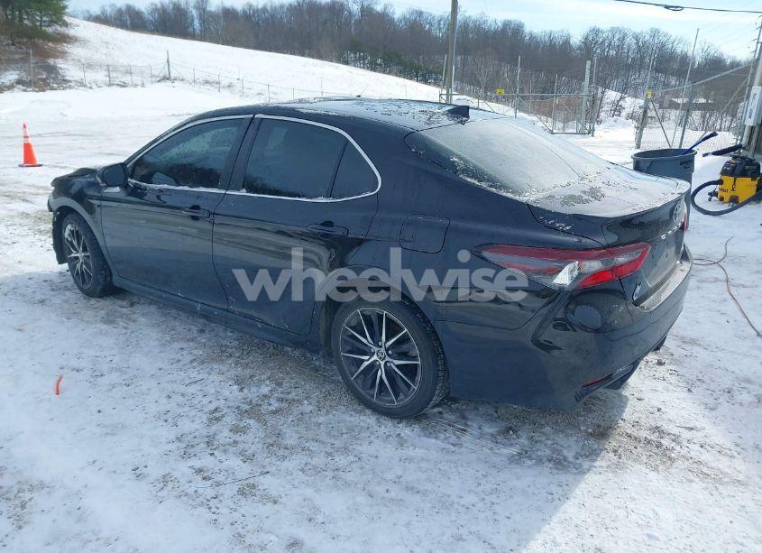 Photo 3 of 2022 Toyota Camry SE (VIN 4T1G11AK9NU622223)