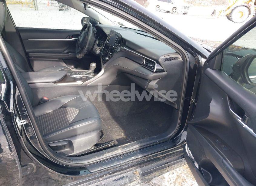 Photo 5 of 2022 Toyota Camry SE (VIN 4T1G11AK9NU622223)