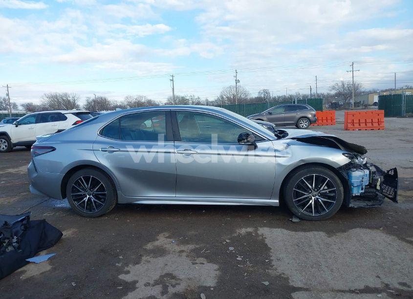 Photo 14 of 2022 Toyota Camry SE (VIN 4T1G11AK9NU640835)