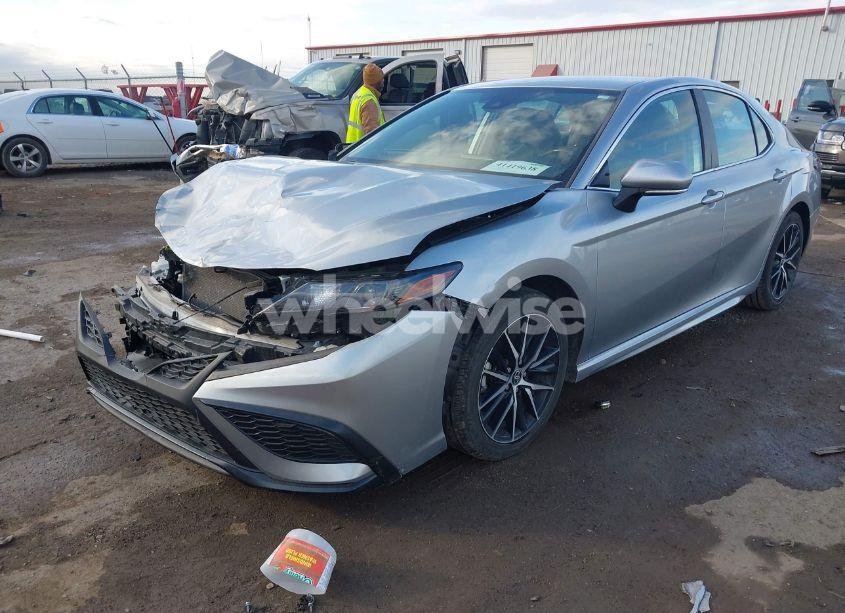 Photo 2 of 2022 Toyota Camry SE (VIN 4T1G11AK9NU640835)